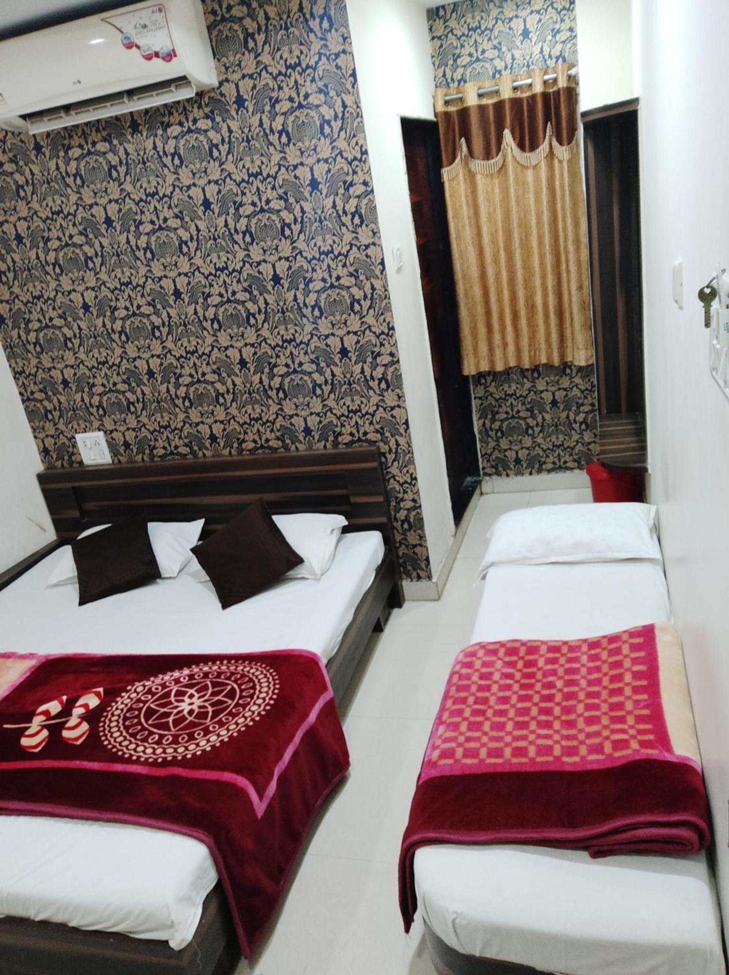 Hotel Vrandavan Palace Near Mahakal Temple Ujjain Exterior foto